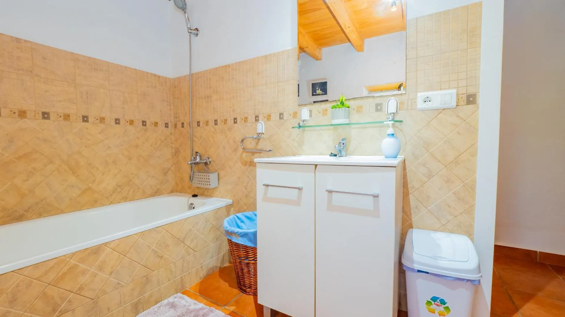 Cubo'S Casa El Retiro Villa Coin Holiday home